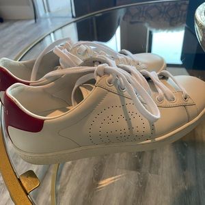 Gucci Interlocking Ace sneakers size 6 women’s